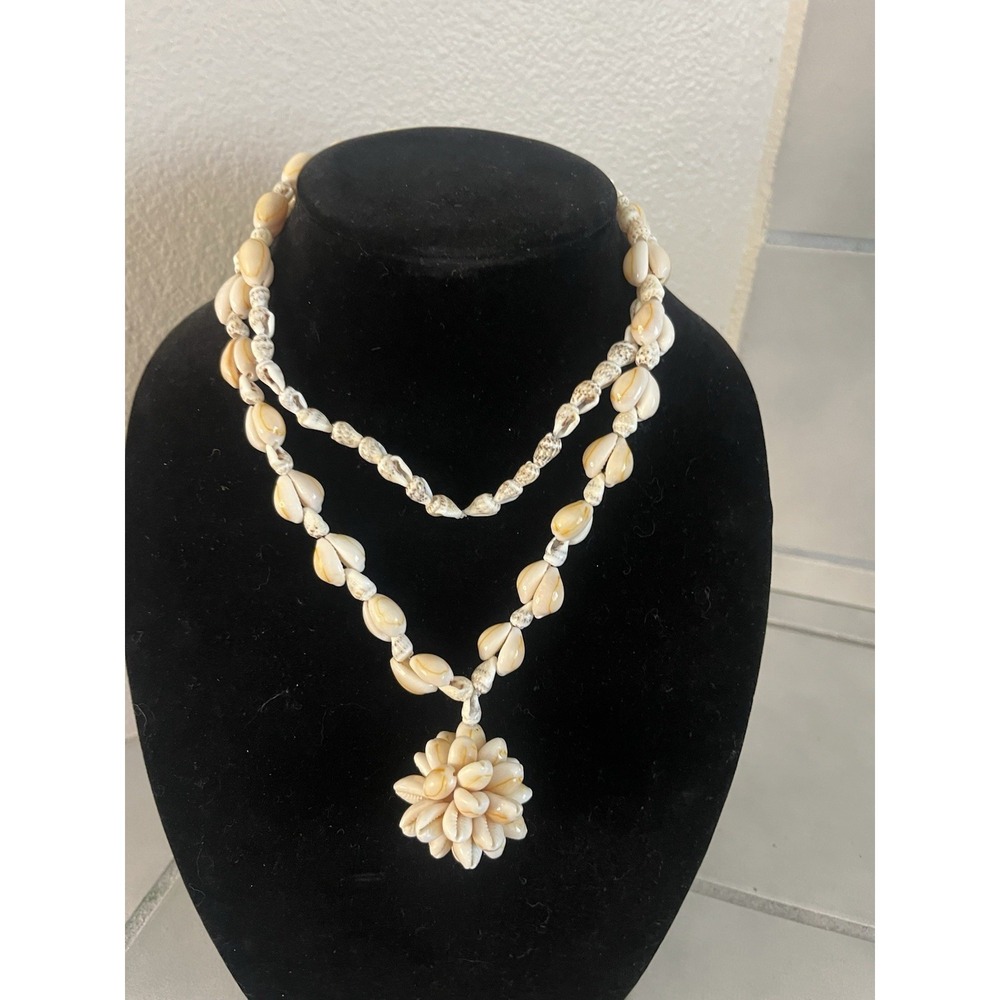 Hawaiian Cowrie Shell Hand-Crafted Vintage 38"Floral Lei Necklace Tassel
